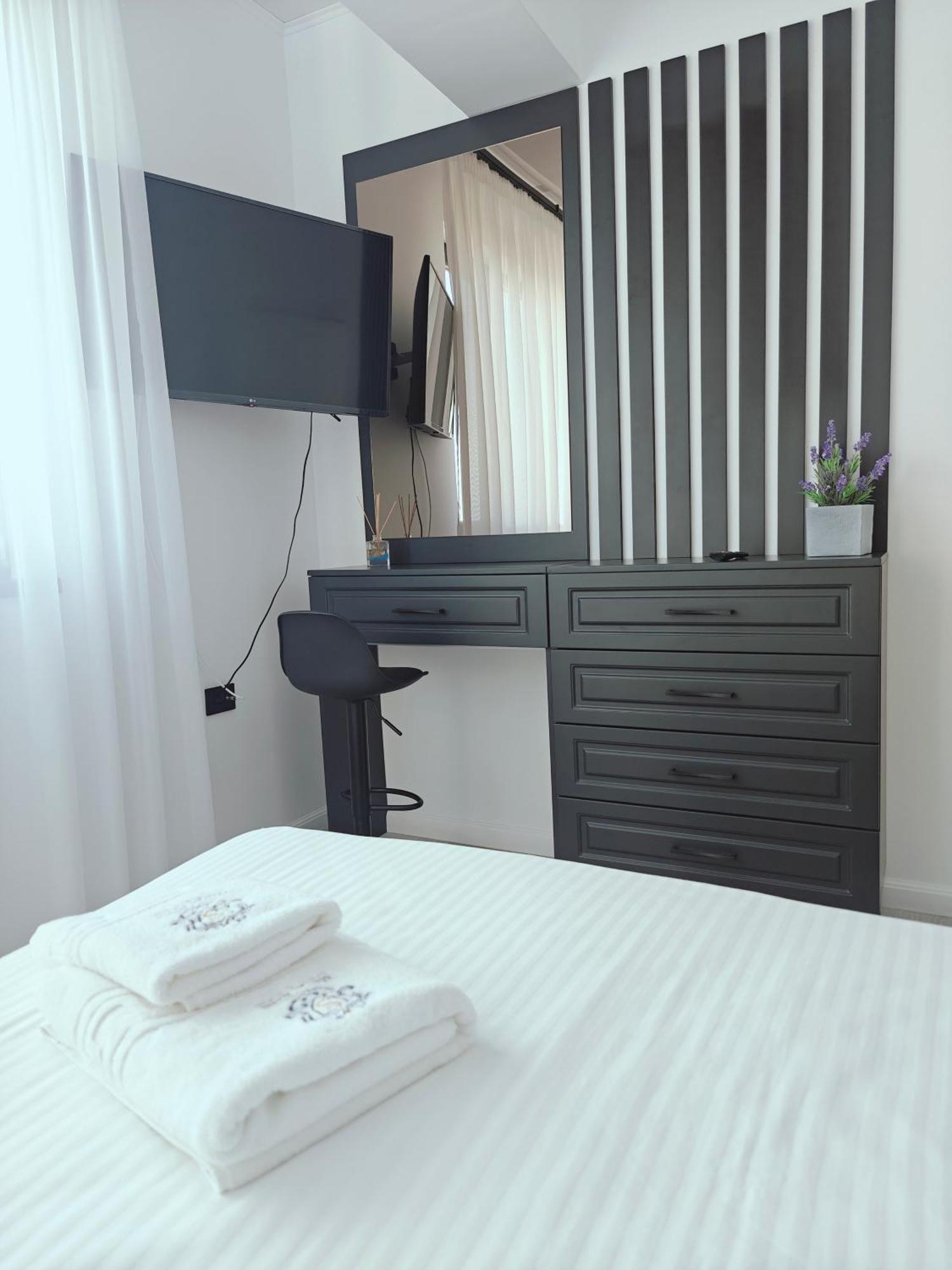 Mamaia Nord Vip Aparthotel Năvodari Eksteriør billede